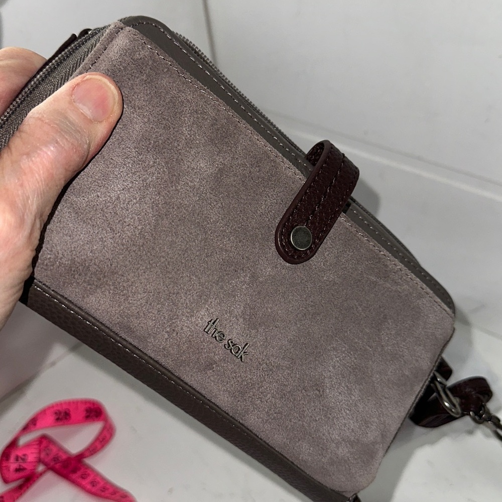 SAK NWT Iris suede/leather phone holder crossbody